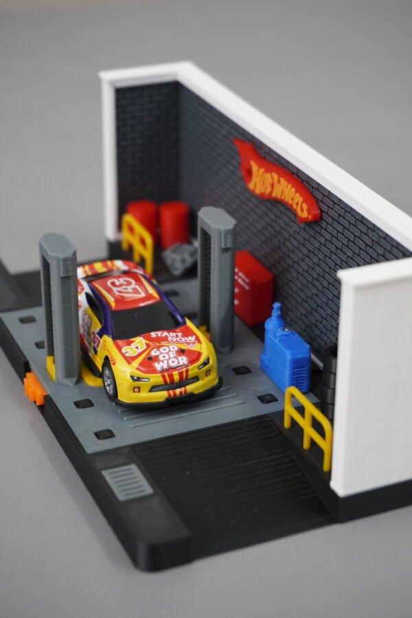 garage left zoom